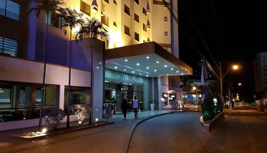 Boulevard Caldas Novas Luaran gambar